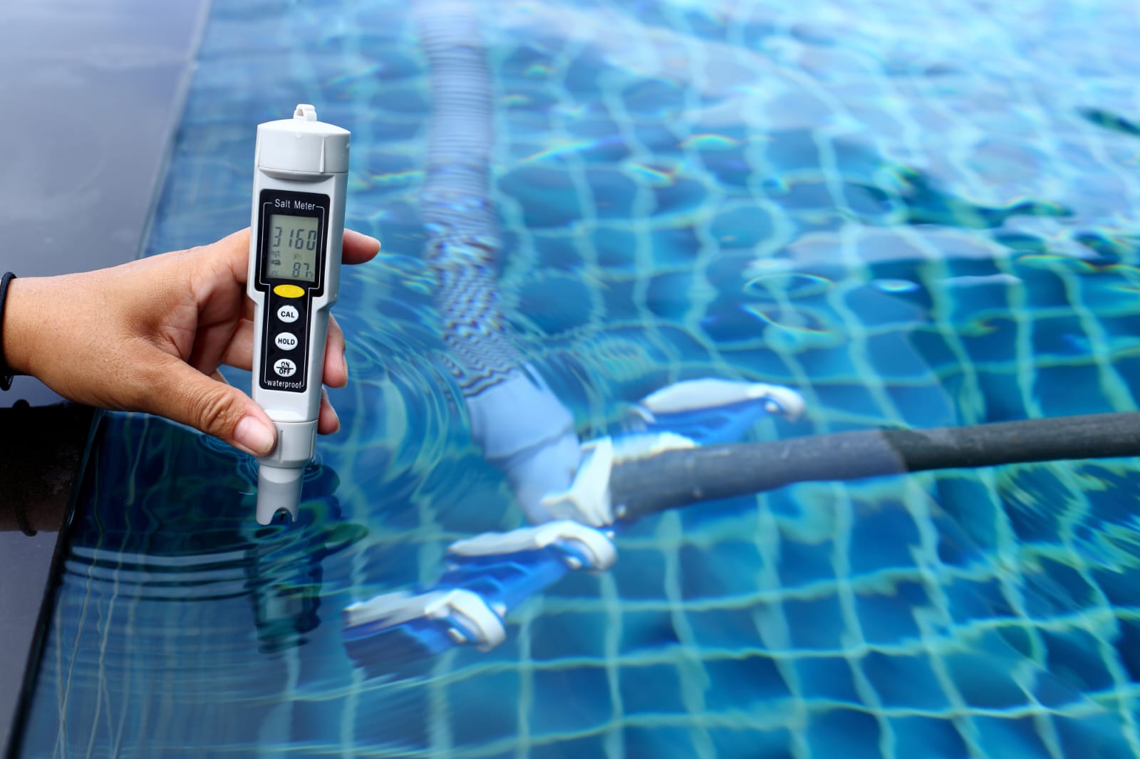 Medición de parámetros del agua de una piscina